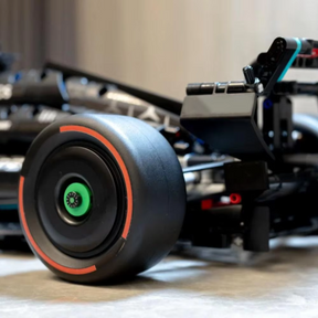 Pneus Mercedes F1 W14